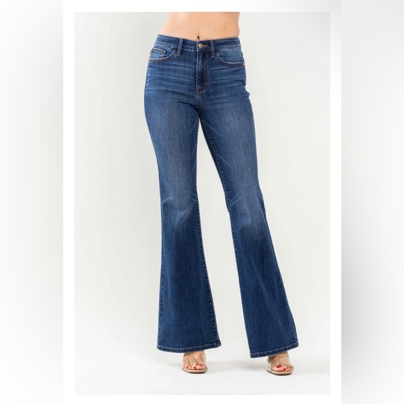 Judy Blue High Waist Classic Contrast Flare Denim Size 11  / 30 NWT - Picture 1 of 12